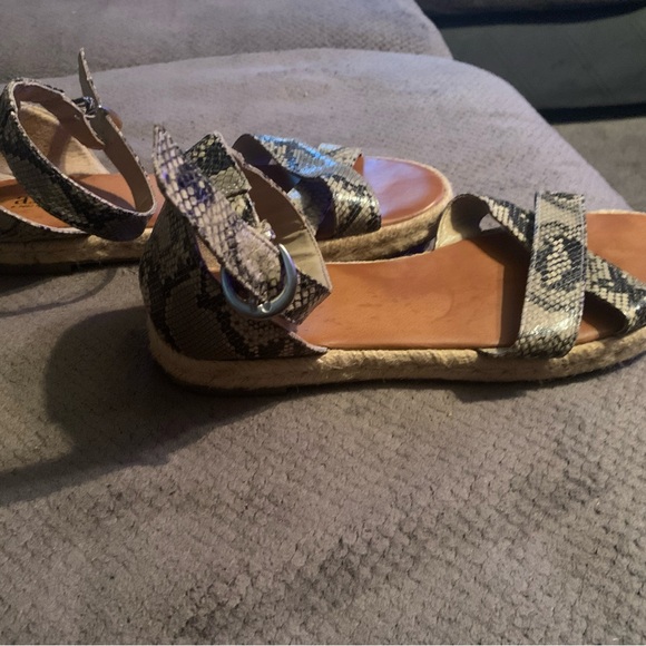 A.N.A New Approach w10 snake skin - Picture 4 of 6